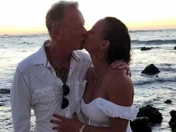James Hetfield anunció su compromiso con Adriana Gillett