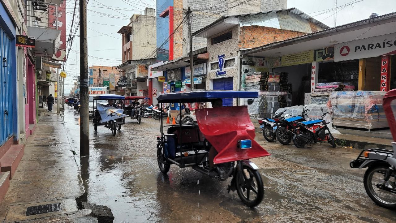 Senamhi emite alerta meteorológica amarilla por lluvias de hasta 80 mm/día y vientos de 45 km/h en la selva peruana.
