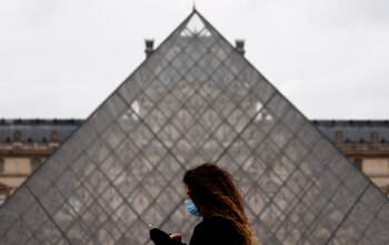 El Louvre hoy mantiene sus