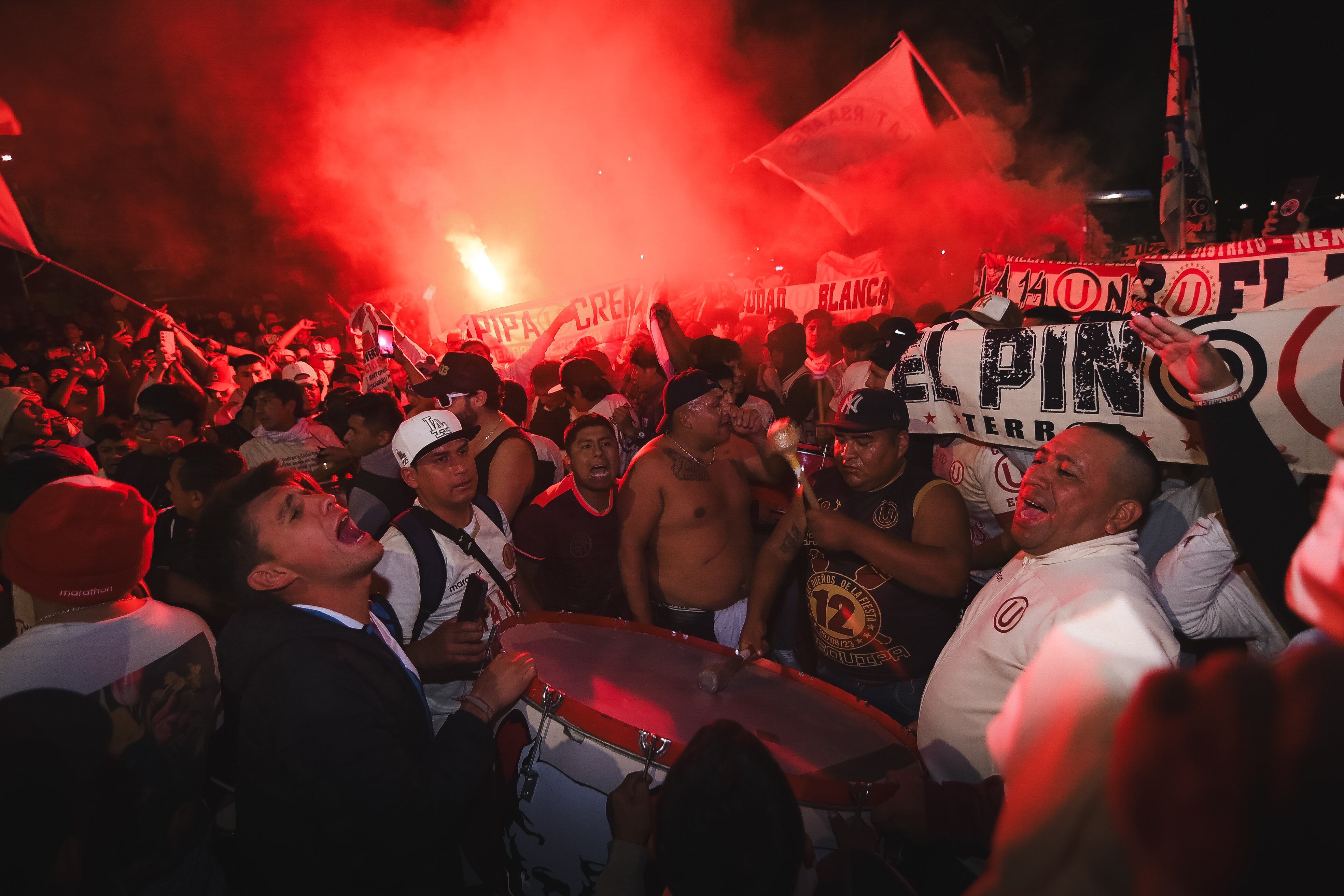 Fãs para fãs da universidade em Arequipa