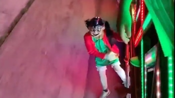 El extraño video de una