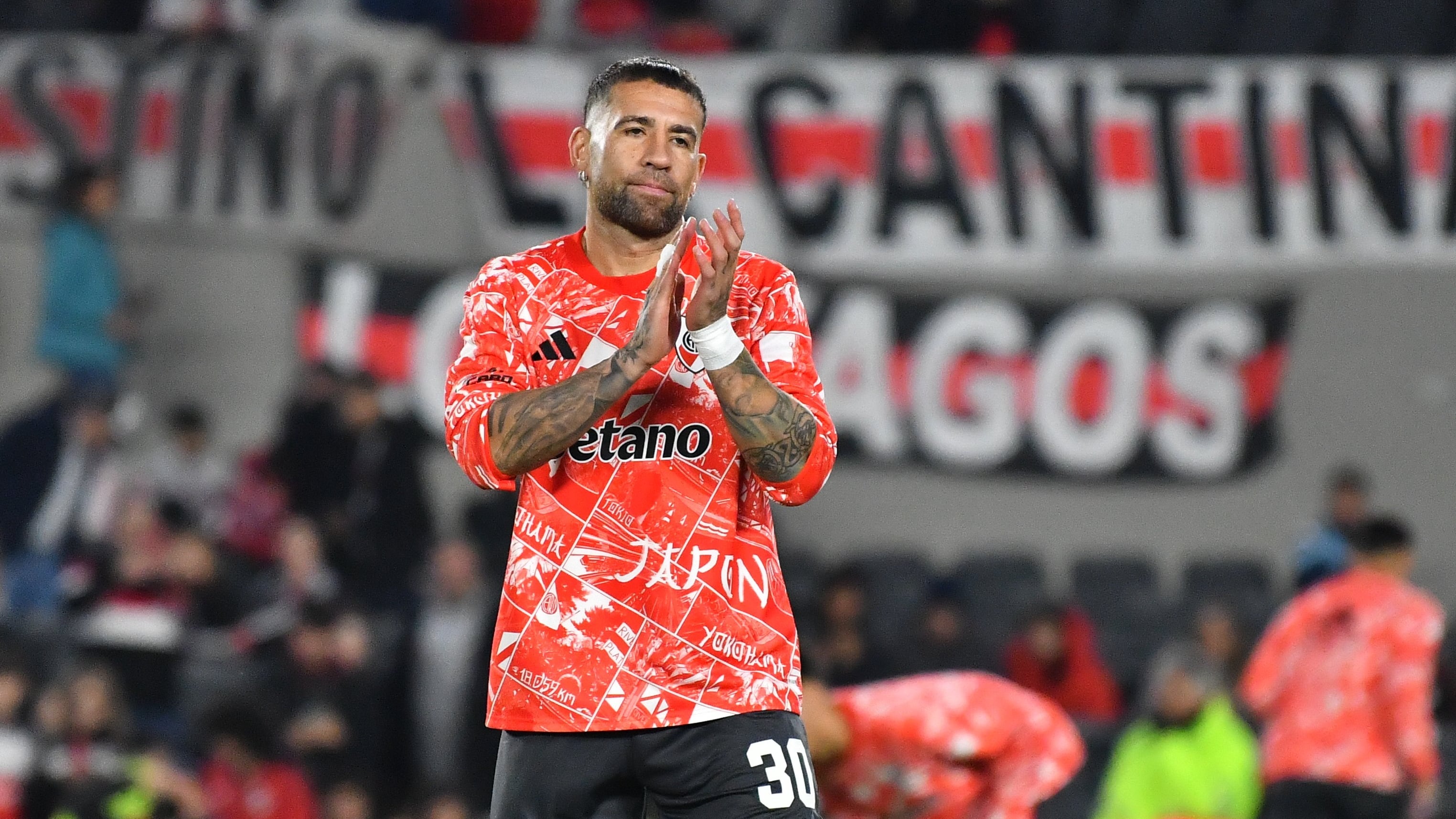 La ovación del público de River Plate a Nicolás Otamendi en su debut como capitán