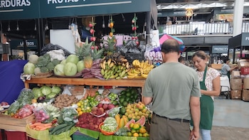 Las frutas menos vendidas en los mercados de San Salvador: precios altos y preferencias de consumo