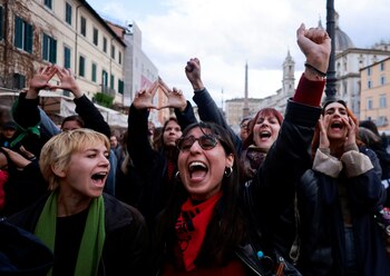 Las mujeres se manifiestan en