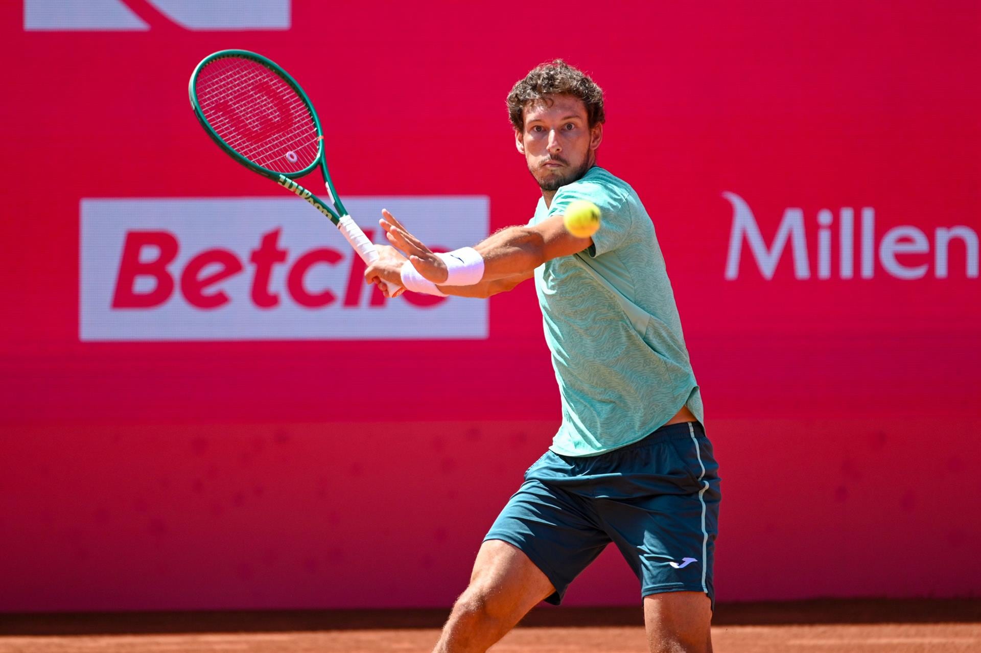 Los españoles Pablo Carreño y Leyre Romero pasan a octavos de final en Estoril y Hamburgo