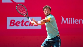 Los españoles Pablo Carreño y Leyre Romero pasan a octavos de final en Estoril y Hamburgo
