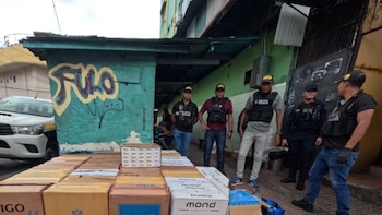 Policía panameña decomisa cargamento de cigarrillos de contrabando con un valor aproximado de $165 mil