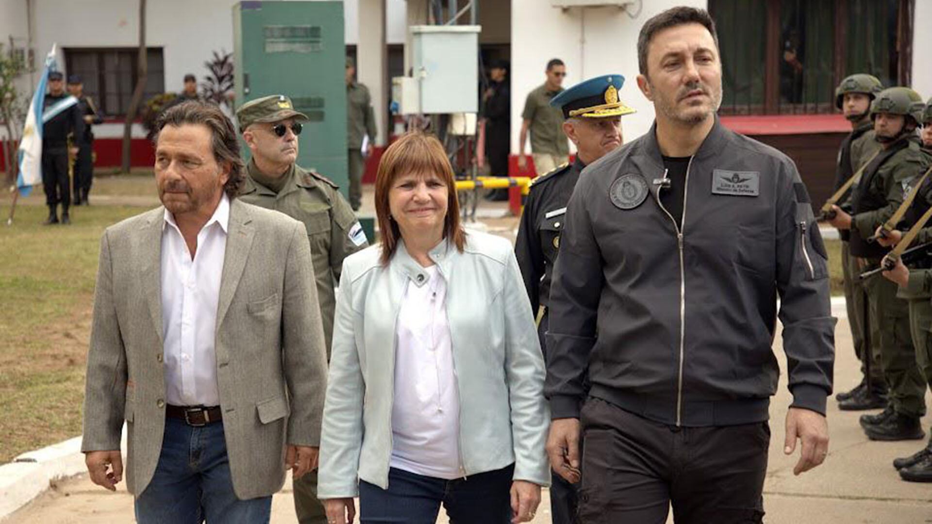 La ministra de Seguridad, Patricia Bullrich, al frente del operativo “Julio Argentino Roca” en la frontera Norte. Se mostró en compañía del gobernador de Salta, Gustavo Sáenz, y del ministro de Defensa, Luis Petri