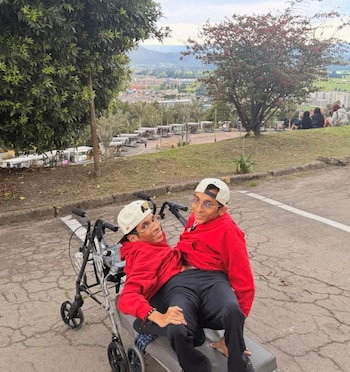 Los siameses recorrieron diferentes lugares de Colombia para mostrar sus mejores experiencias - crédito siamesesdelecuador / Instagram