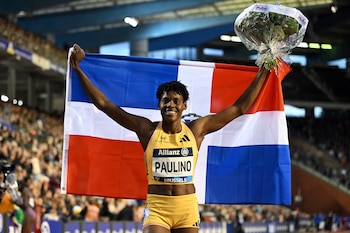 La dominicana Marileidy Paulino tras ganar los 400 metros femeninos durante la última justa de la Liga Diamante, el viernes 13 de septiembre de 2024, en Bruselas. (AP Foto/Frederic Sierakowski)
