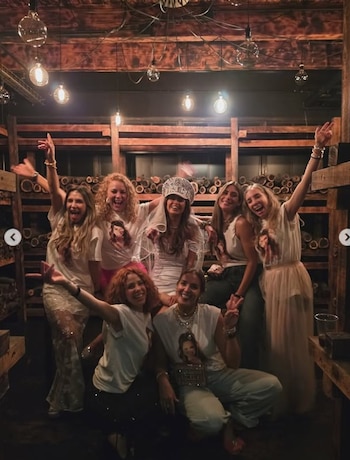 Karla Díaz recibe una emotiva despedida de soltera en Baja California Sur organizada por amigas de JNS, OV7 y Kabah (IG)