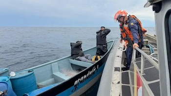 Embajada de Estados Unidos felicitó al gobierno colombiano por operativo de la Armada de Colombia: capturaron a dos traficantes con 728 kilos de cocaína en menos de una hora