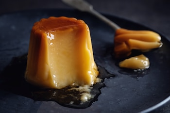 Flan de café casero (Freepik)