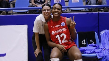 Ángela Leyva brilló en triunfo de su equipo en Turquía.