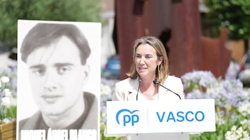 El PP aprovecha el homenaje a Miguel Ángel Blanco para atacar los acuerdos de Pedro Sánchez con Bildu: “Es el mayor de los agravios y las traiciones a las víctimas de ETA”