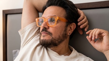 Estas son las polémicas de Aleks Syntek que lo llevaron a abandonar México; del odio al reggaetón al “brote psicótico”