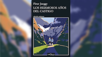Portada del libro 'Los hermosos años del castigo' de Fleur Jaeggy. Muestra dos figuras jóvenes caminando por un sendero entre montañas estilizadas