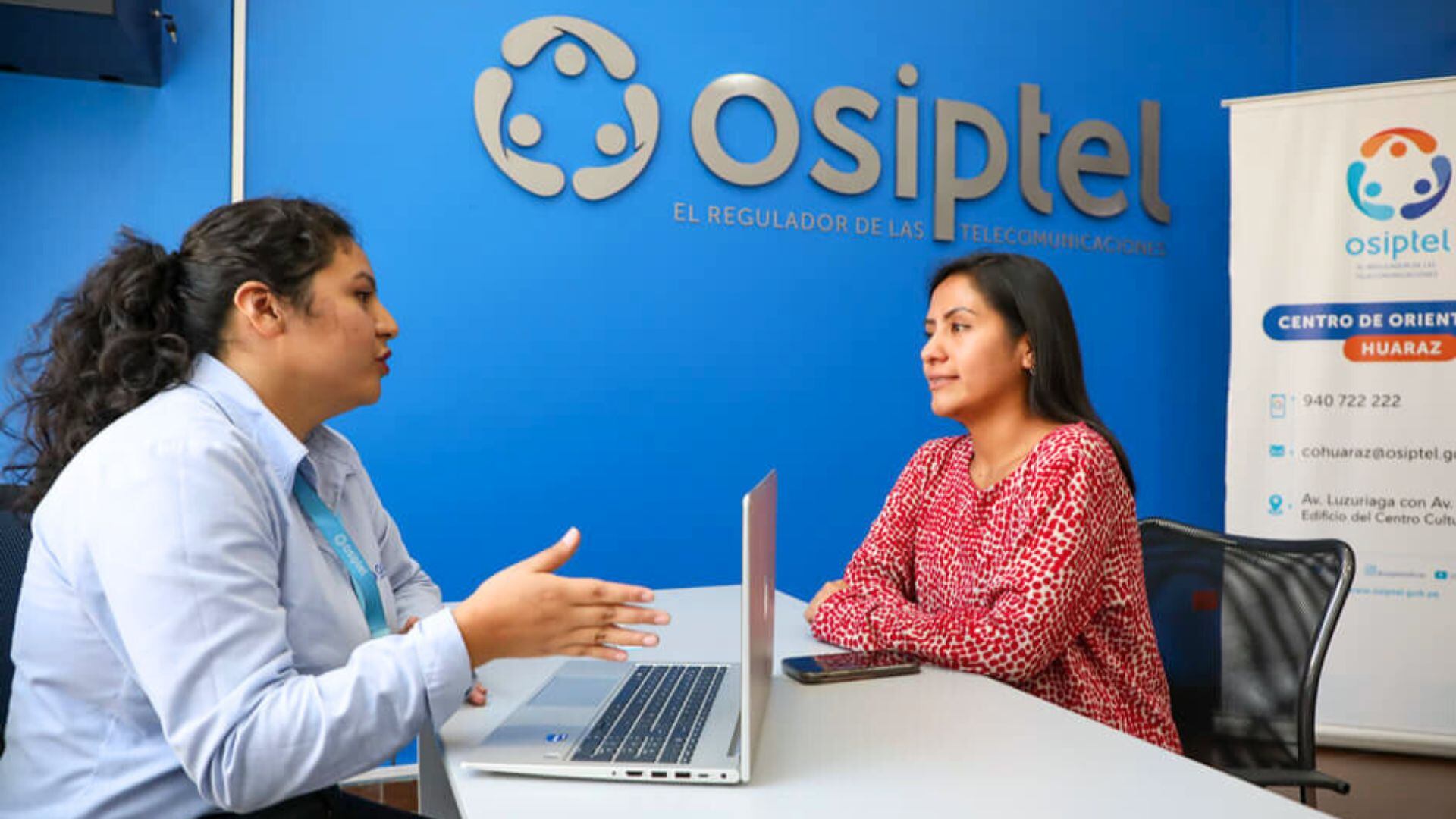 Osiptel capacitó a usuarios en diversos temas, entre los cuales estuvo el bloque de líneas móviles. - Crédito Osiptel