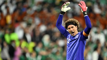 La emotiva felicitación de Gilberto Mora a Guillermo Ochoa por su cumpleaños 41: “Don Memo te quiero”
