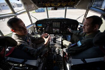 El Vicecomodoro Néstor Bruneta y