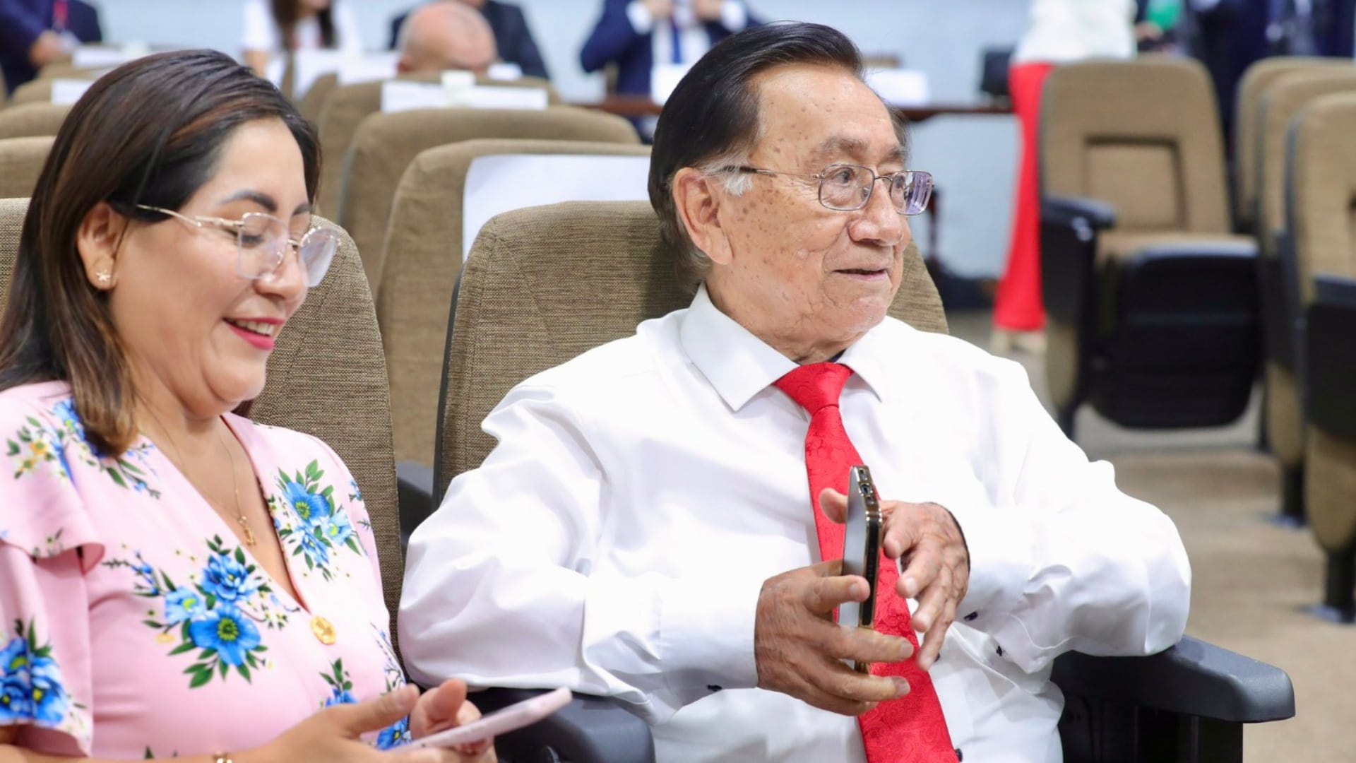 Reacciones en redes sociales tras la elección de José María Balcázar como presidente del Congreso y jefe del Estado interino