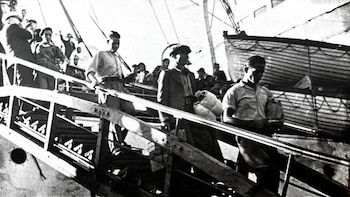 La travesía del Winnipeg, el barco con el que Pablo Neruda salvó a dos mil refugiados de la Guerra Civil Española y los llevó a Chile