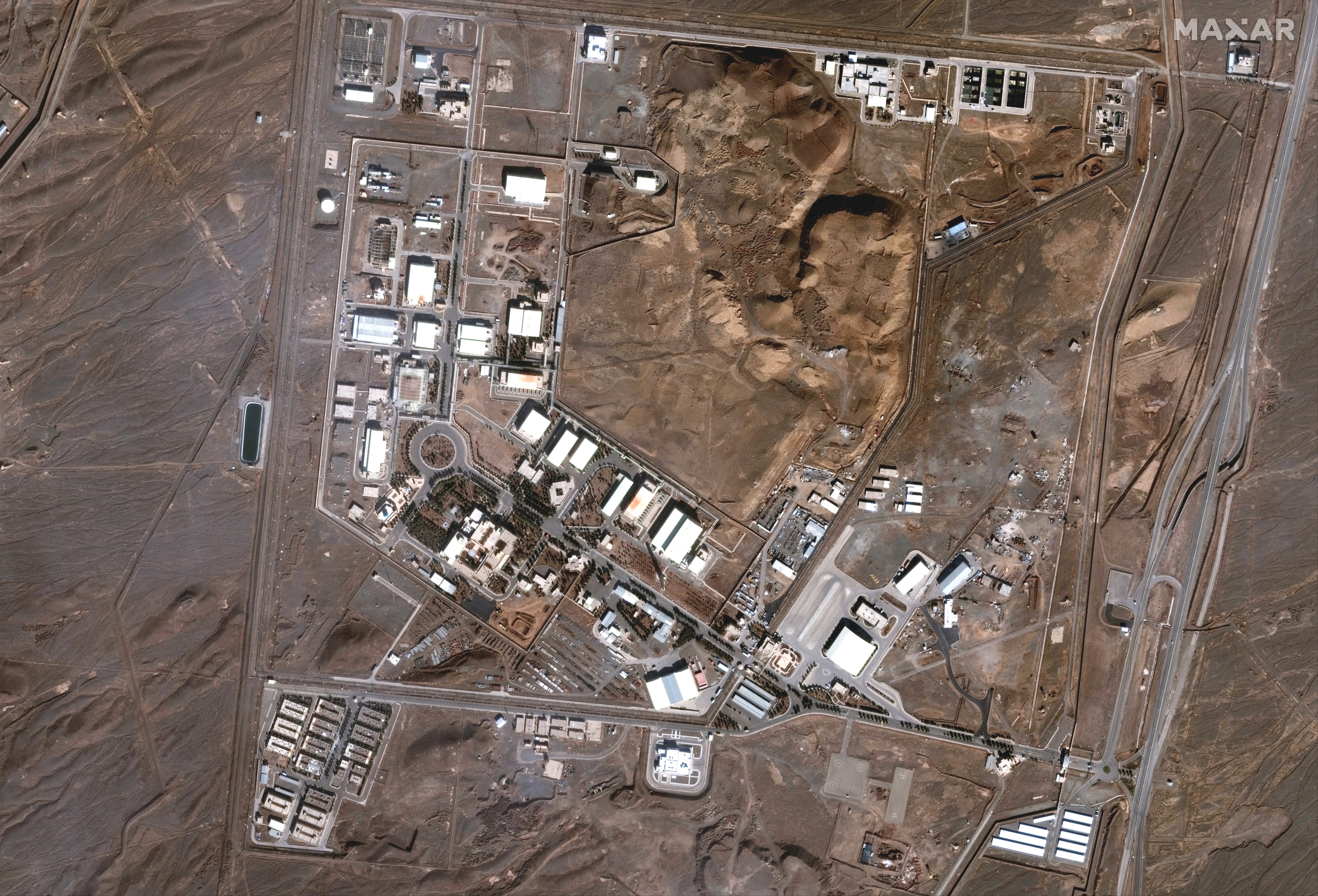 Una imagen satelital de la planta nuclear de Natanz antes del bombardeo israelí (Maxar Technologies/Handout via REUTERS)