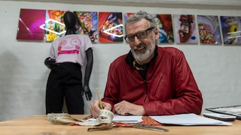 El diseñador Benito Fernández junto