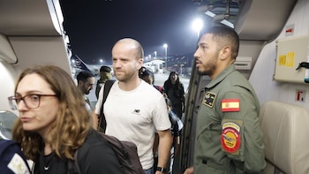 Aterriza en Omán un tercer