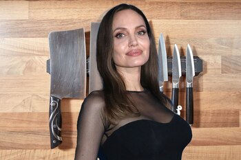 Jolie es fan de cuchillos