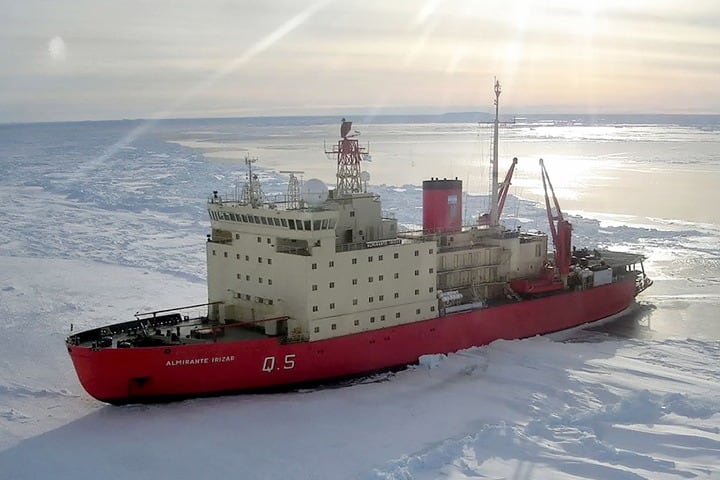 Rompehielos Irizar