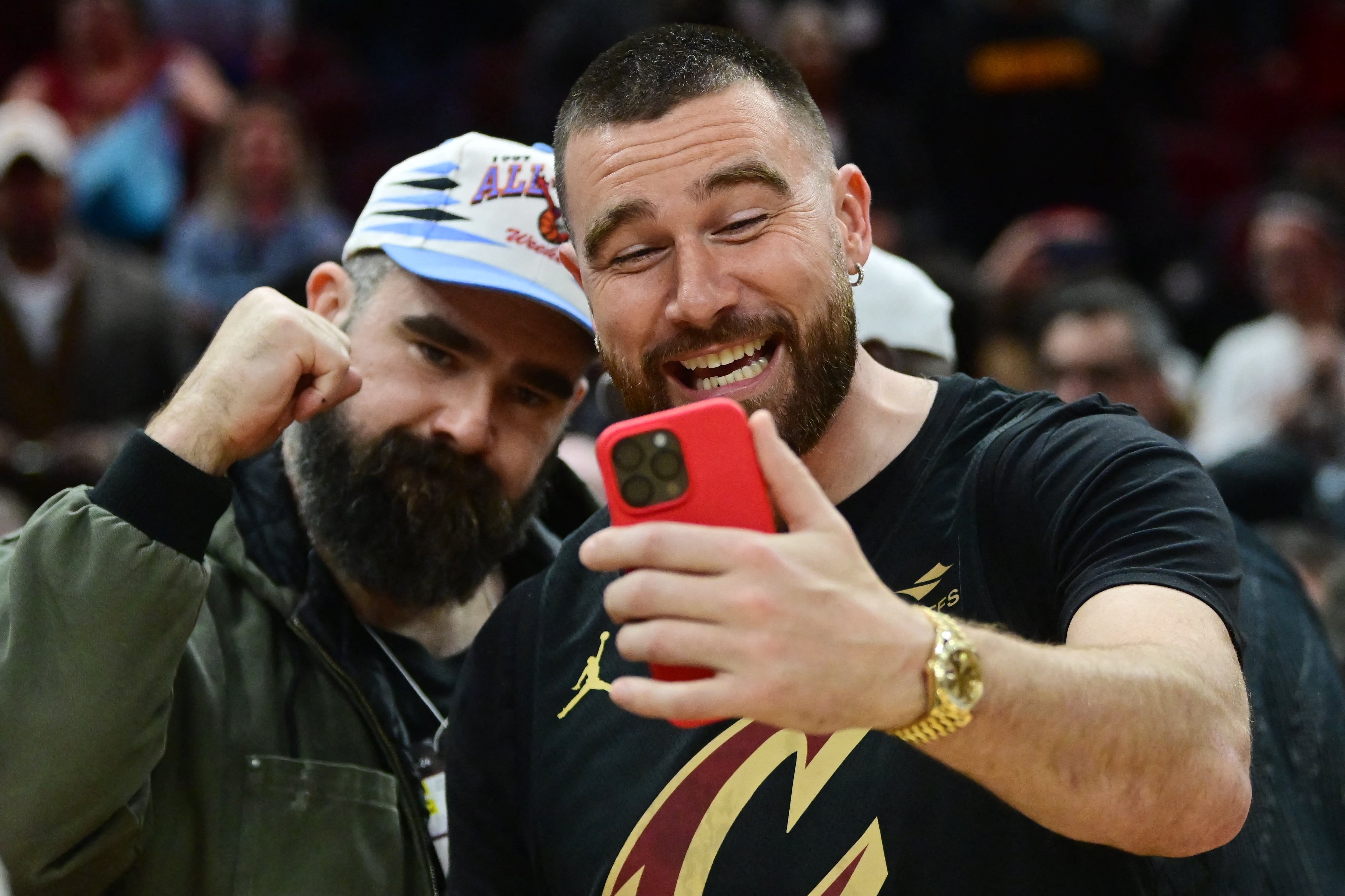 Jason Kelce fue padrino en la boda de Travis Kelce y Taylor Swift, y sus cuatro hijas participaron como niñas de las flores. - Ken Blaze-USA TODAY Sports