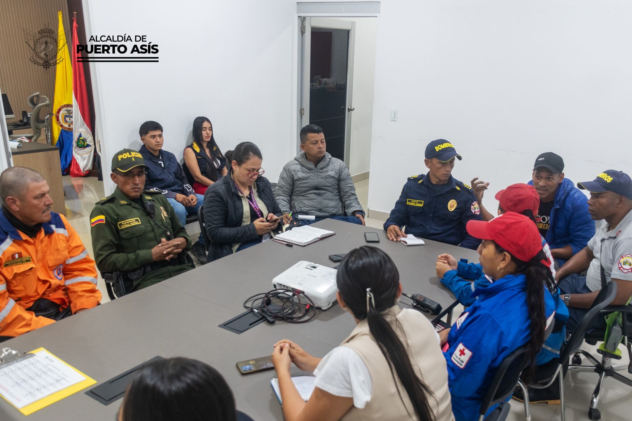 El mandatario local activó un puesto de mando unificado tras la emergencia - crédito Alcaldía de Puerto Asís/Facebook