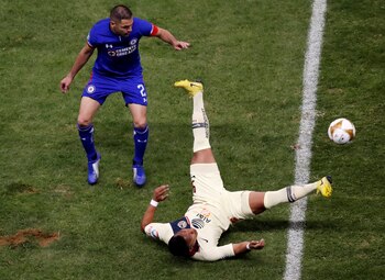 Roger ha desgastado su relación con el club y la afición de América (Foto: Reuters/Henry Romero)