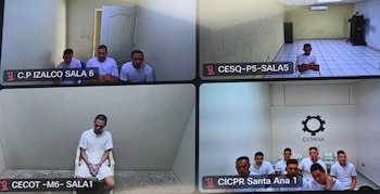 Varios reclusos vinculados al Barrio 18 comparecieron vía remota desde diferentes centros penales, como parte del proceso en el que fueron sentenciados por delitos cometidos en Usulután y otras zonas del país (Cortesía: FGR).