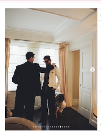 Entre las opciones consideradas para la gala, Maluma se probó un blazer blanco antes de decidirse por el conjunto negro que llevó a la alfombra roja - crédito @maluma/ Instagram - captura de pantalla