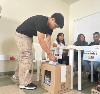 Colombianos en el exterior solo pueden votar si inscribieron su cédula en el consulado antes de la fecha límite establecida para la elección presidencial - crédito @Registraduria/X