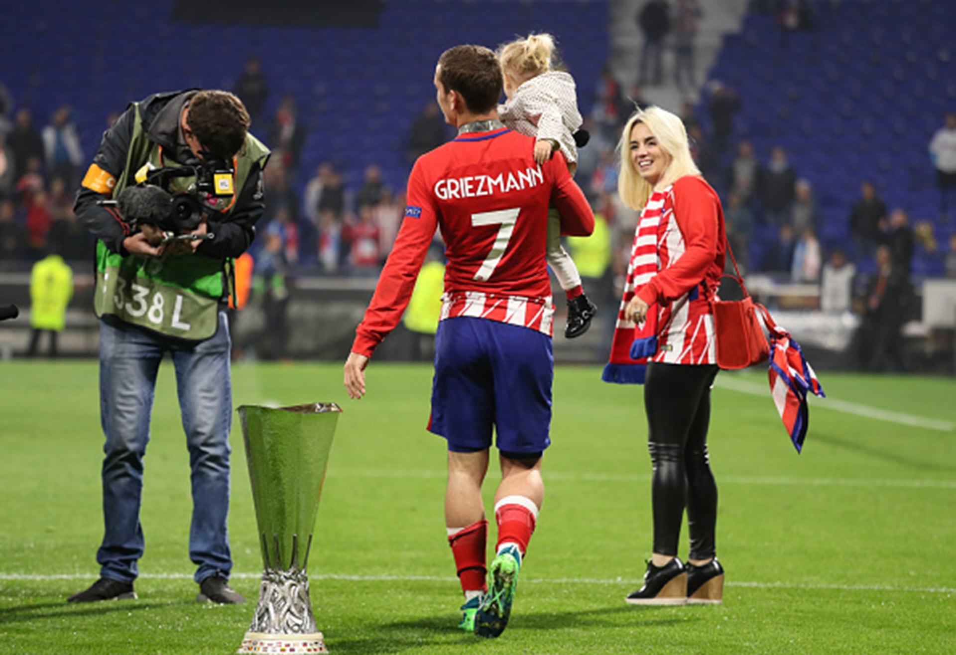 Antoine Griezmann con la Europa League. (Getty)