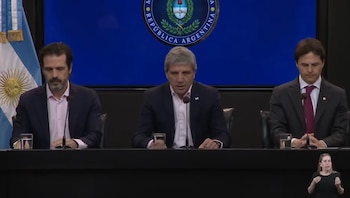 Conferencia de prensa Luis "Toto" Caputo