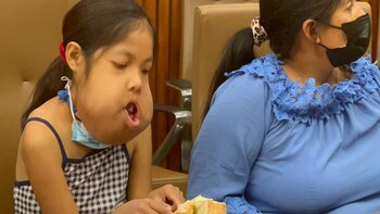 Margarita Guerra con su mamá