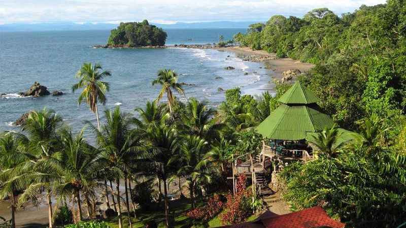 Nuquí concentra la apuesta de turismo del Chocó con playas, manglares, aguas termales, cascadas y avistamiento de ballenas entre julio y finales de octubre- crédito colombiapais.com