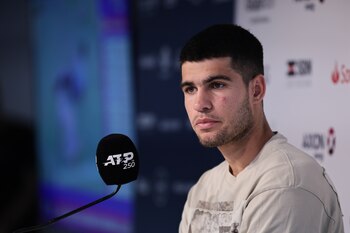 Carlos Alcaraz en rueda de