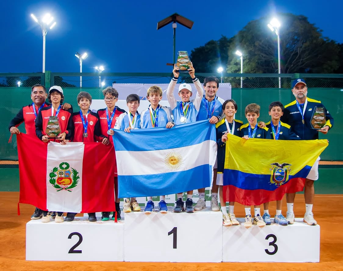 El equipo argentino Sub-12 se consagró campeón del Sudamericano disputado en Bolivia (Crédito: COSAT)