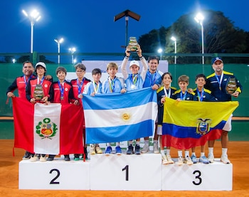 El equipo argentino Sub-12 se consagró campeón del Sudamericano disputado en Bolivia (Crédito: COSAT)