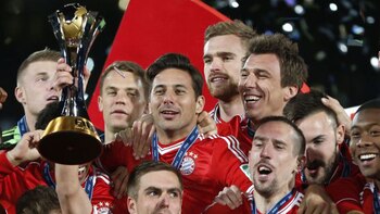 Claudio Pizarro es el último peruano que ganó el Mundial de Clubes. Lo hizo en 2013. (AFP)