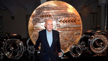 Murió Arnaldo Pomodoro, escultor italiano
