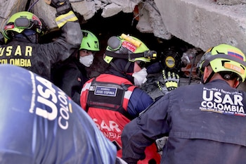 La misión de los bomberos de Bogotá combinó búsqueda de sobrevivientes, atención médica para afectados y evaluación de estructuras con riesgo para la comunidad - crédito Ungrd