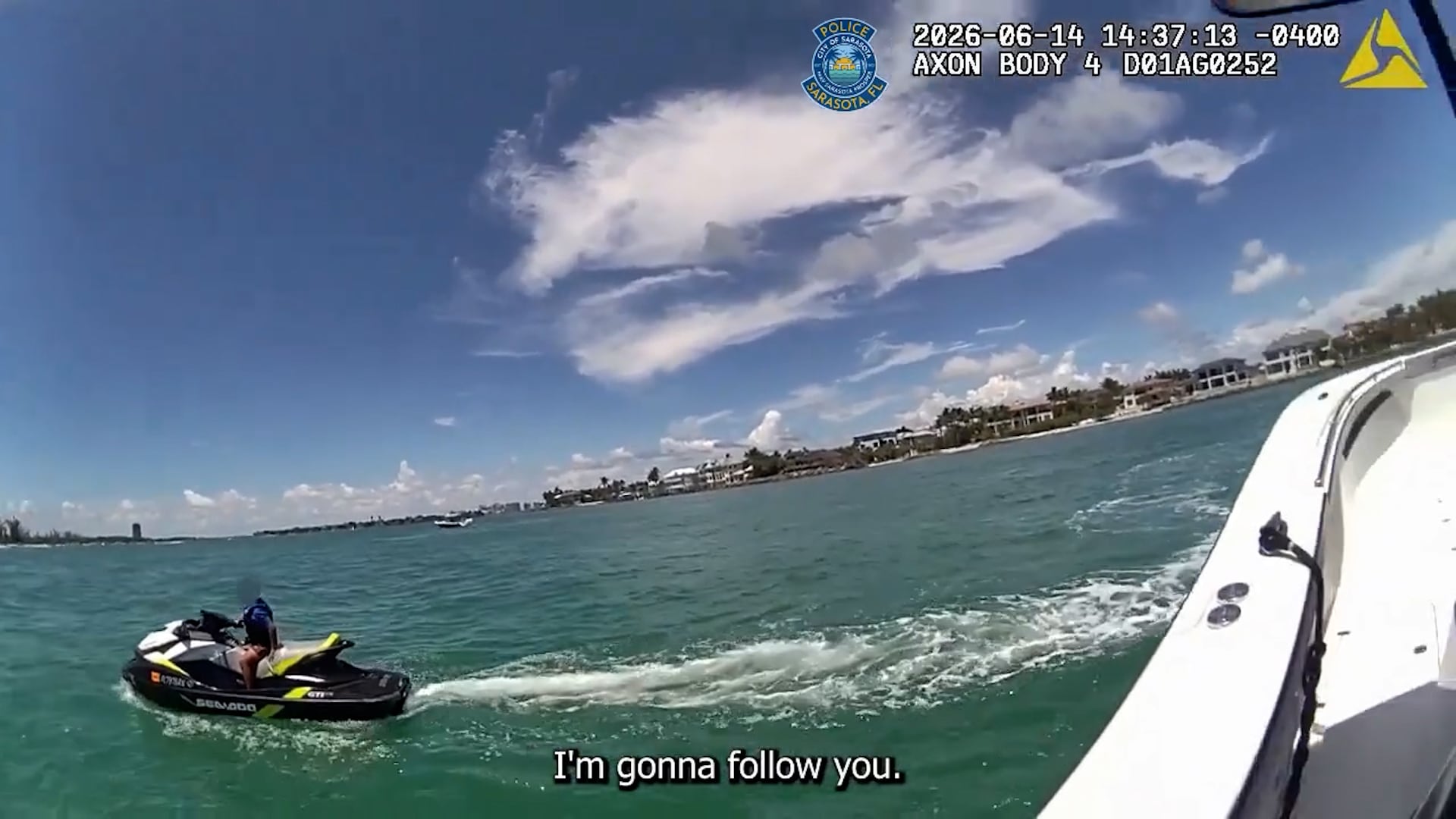 La ley de Florida establece que la edad mínima para conducir una moto acuática es de 14 años en aguas del estado. (Captura de video)