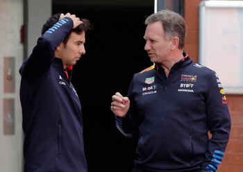 Christian Horner habla con Sergio