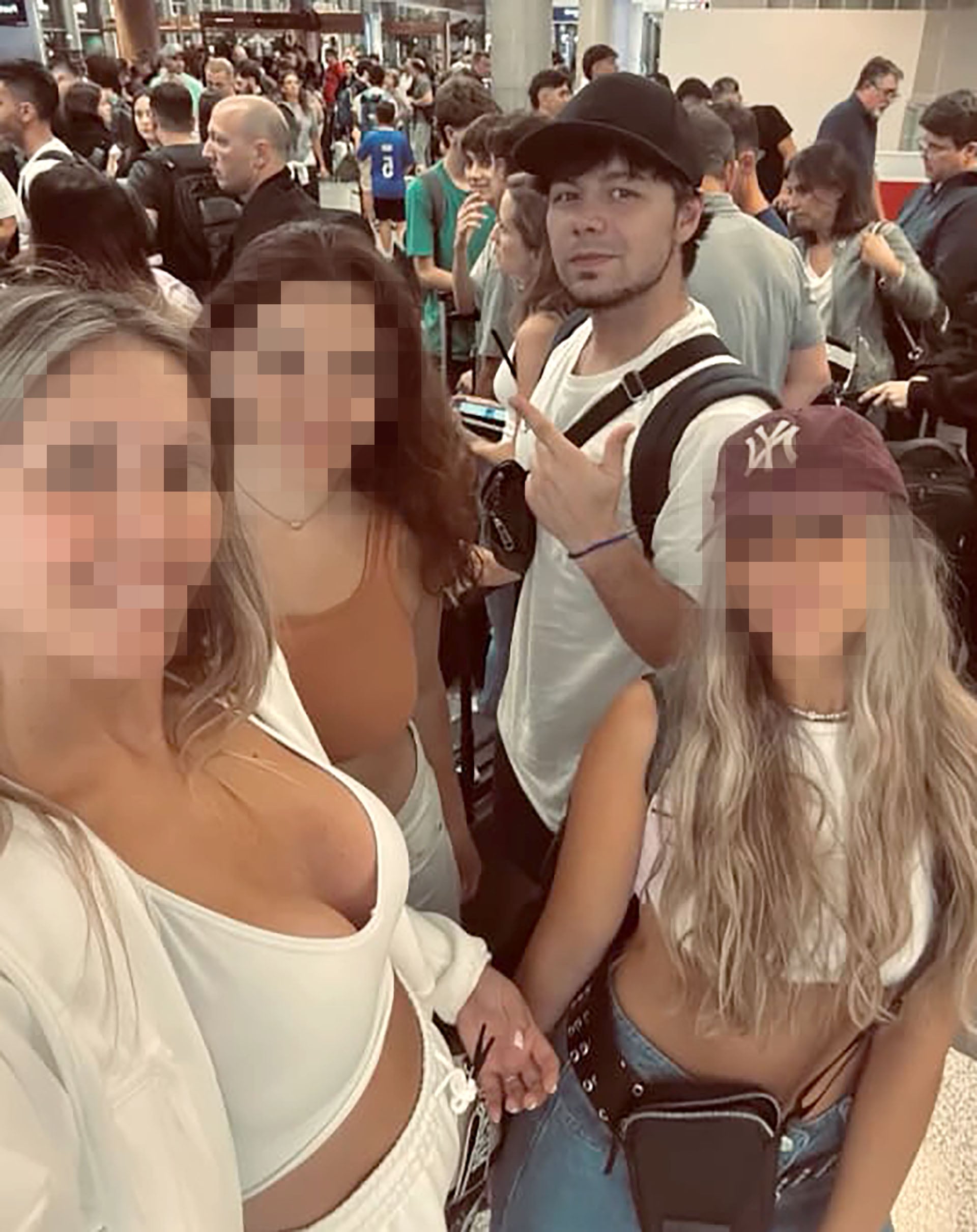 Veltri a punto de embarcar a Cancún